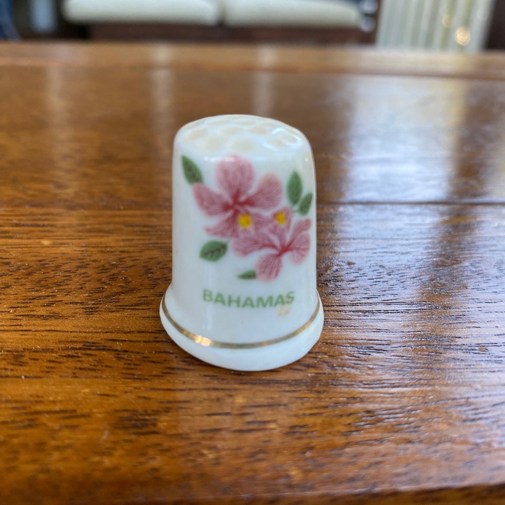 Bahamas Floral Porcelain Thimble Collectible Sewing Souvenir Travel‎ Gift